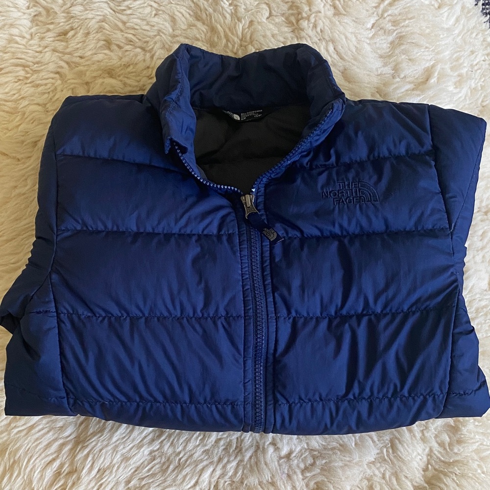 The North Face BOYS' ANDES 550 fill DOWN JACKET - Navy size 7/8